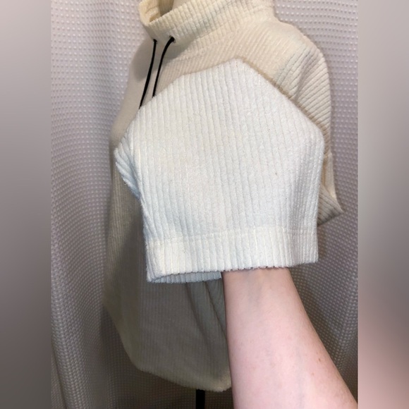 Women’s SHAN oversized cream/white very oversized sweater size Medium - Picture 7 of 16